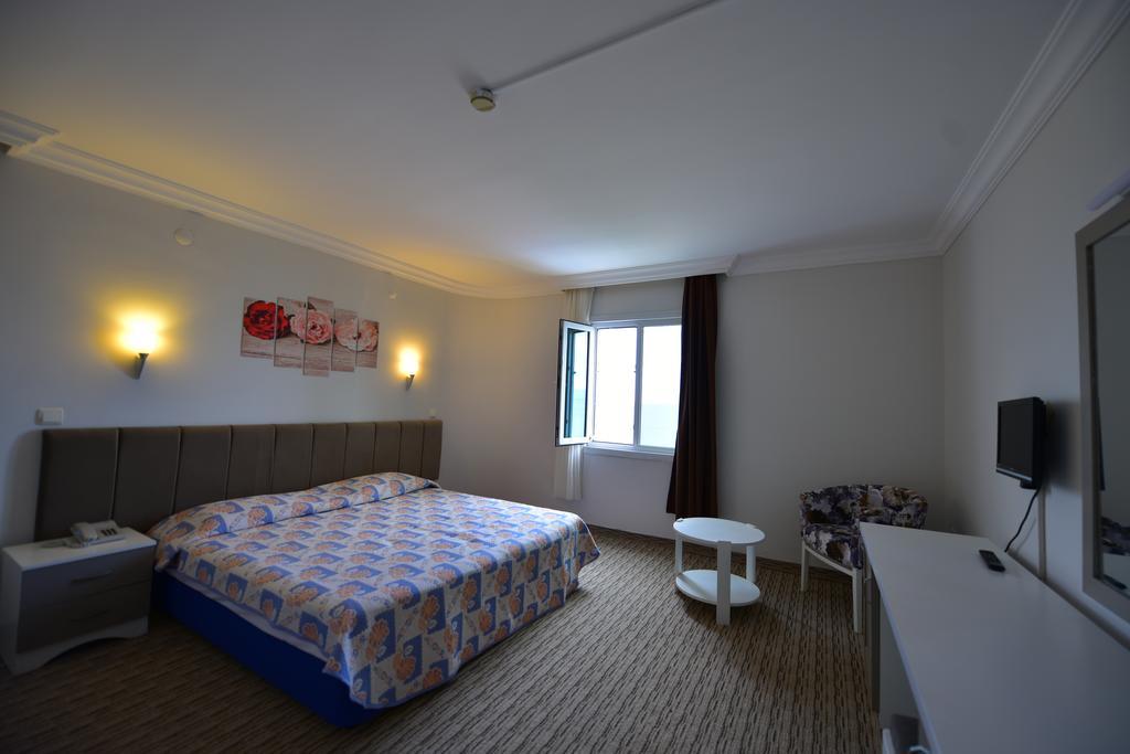 Alder Hotel Ayvalik Exterior photo