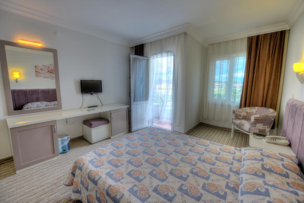 Alder Hotel Ayvalik Exterior photo